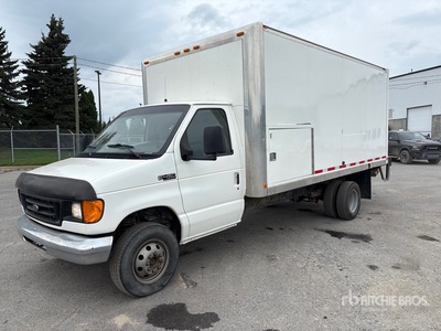 2005 Ford E-450 Super Duty Camion fourgon