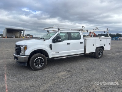 2019 Ford F-350 XL 4x4 Crew Cab Utility Truck