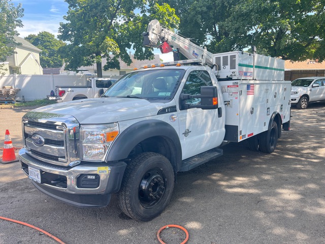 2016 Ford F-550 XL 4x2 Service Truck 2016 Ford F-550 XL 4x2 Service Truck