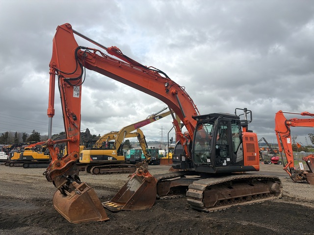 2016 Hitachi ZX225USLC-5B Tracked Excavator 2016 Hitachi ZX225USLC-5B Tracked Excavator