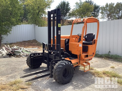 2015 Sellick STM-55K4 5500 lb 3x3 Carrello elevatore su autocarro
