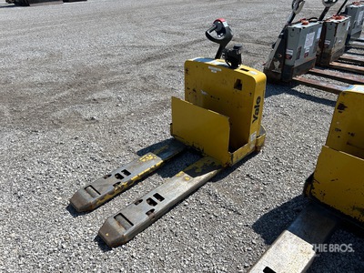 2022 Yale MPW065SEN12T2748 6500 lb Electric Gato de bandeja