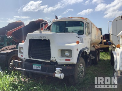 1997 Mack DM690S Water Truck (Inoperable)