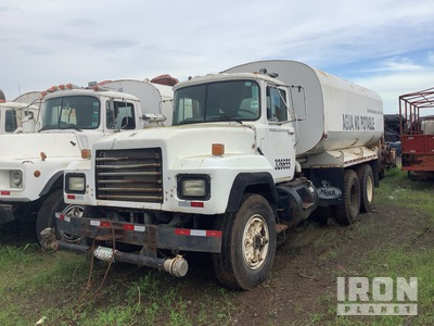 1991 Mack RD690S Water Truck
