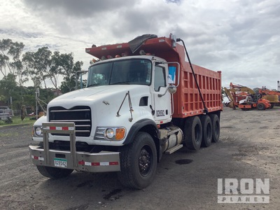 2003 Mack CV713 6x4 Autocarro ribaltabile 2 assi