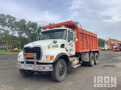 2004 Mack CV713 6x4 Autocarro ribaltabile 2 assi