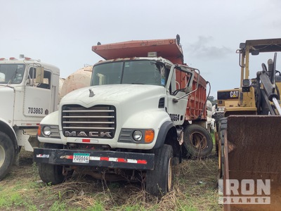 2008 Mack CV713 Autocarro ribaltabile 2 assi (Inoperable)