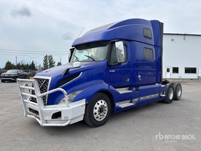 2018 Volvo VNL860 6x4 Ciągnik siodłowy T/A z kabiną sypialną