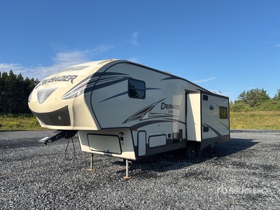 2017 Forest River Crusader 28 ft T/A Travel Trailer