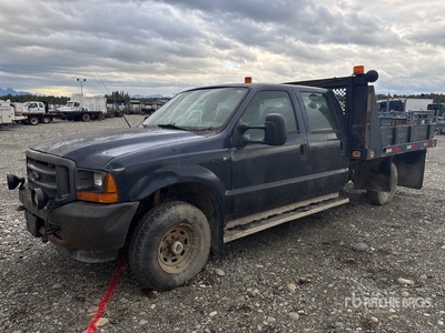 2001 Ford F-250 4x4 Crew Cab Flatbed Truck (Inoperable)