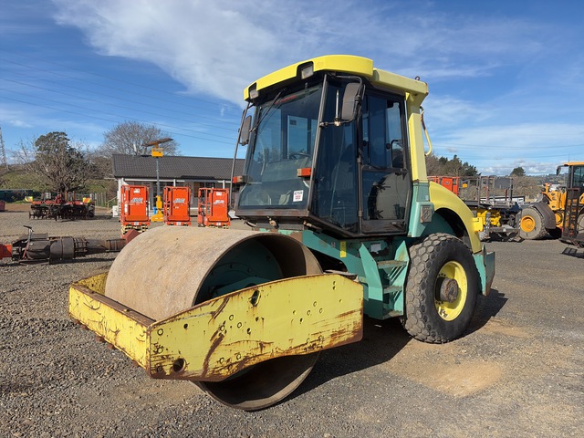 2010 Ammann ASC70D Smooth Drum Compactor