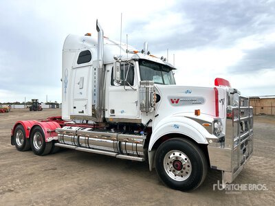 2014 Western Star 4964FXT Stratosphere 6x4 T/A Sleeper Truck Tractor