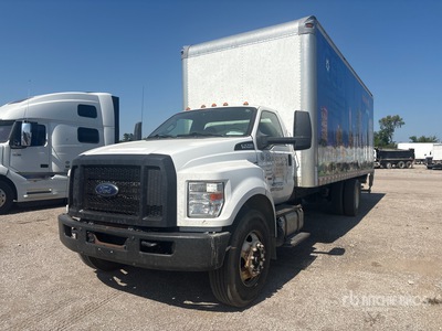 2019 Ford F-750 4x2 شاحنة فان