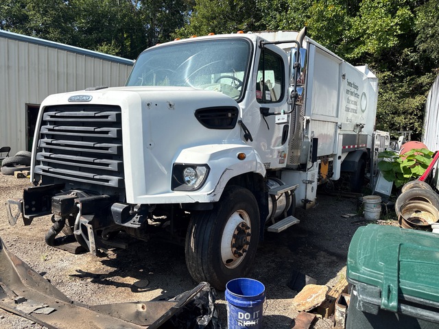 2012 Freightliner 108SD 4x2 Side Loader Waste Collection Truck 2012 Freightliner 108SD 4x2 Side Loader Waste Collection Truck