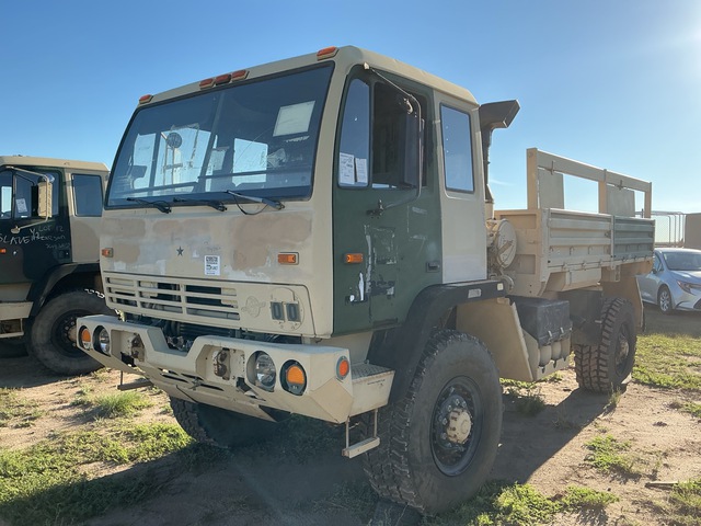 2004 Stewart & Stevenson M1078A1 LMTV 4x4 Cargo Truck