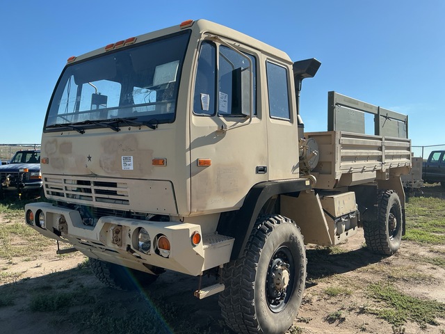 2002 Stewart & Stevenson M1078A1 LMTV 4x4 Cargo Truck
