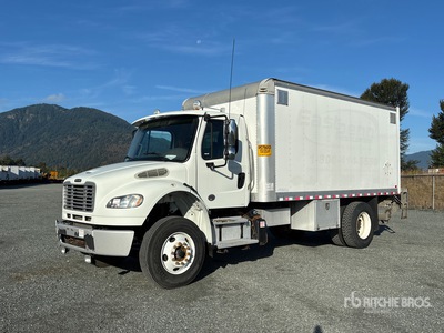 2020 Freightliner M2 106 4x2 Furgoneta caja cerrada