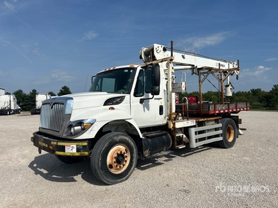 2008 Terex Telelect Commander C4045 on 2009 International 7500 4x2 Camion pelle
