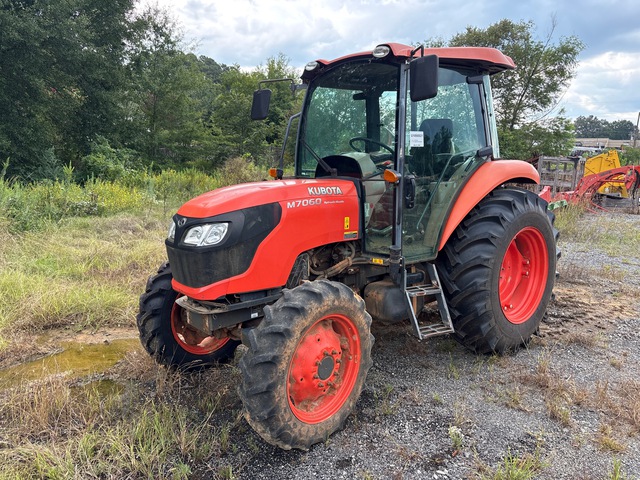 2016 Kubota M7060D 4WD Utility Tractor (Inoperable)
