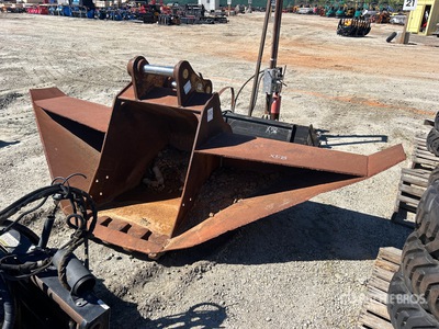 Cat 132 in V-Ditching Benna per escavatore