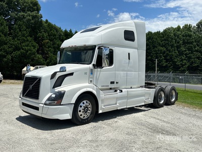 2018 Volvo VNL64630 6x4 Tracteur Routier Couchette