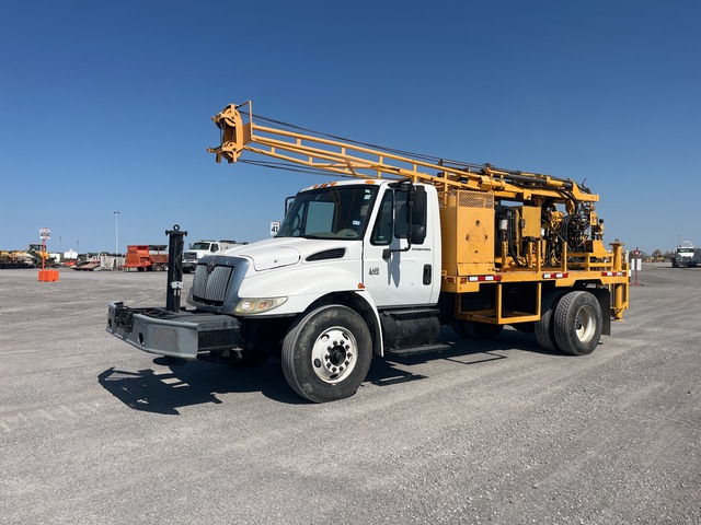 1988 CME 55 on 2004 International 4400 4x2 Drill Truck 1988 CME 55 on 2004 International 4400 4x2 Drill Truck