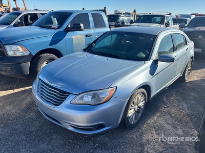 2013 Chrysler 200 Automobile