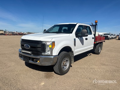 2017 Ford F-350 XL 4x4 Crew Cab Flatbed Truck
