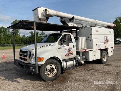 Altec LRV55 55 ft on 2011 Ford F-750 4x2 Forestry Chipper Body Bucket Truck