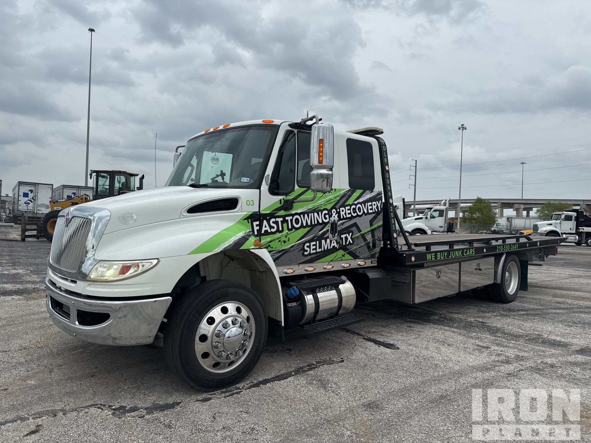 2019 International 4300 SBA 4x2 Extended Cab Tow Truck
