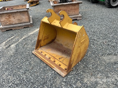 Cat 235-8003 42 in Q/C Backhoe Loader Bucket - Fits Cat 420E