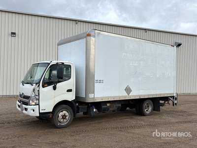 2014 Hino 4x2 Furgonetka