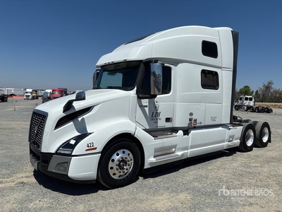 2018 Volvo VNL860 6x4 T/A Sleeper Truck Tractor