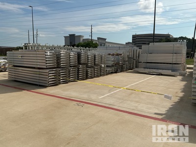 Quantity of Aluminum Trays (Unused)