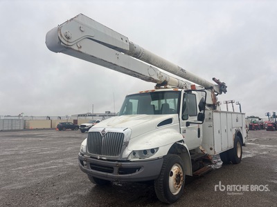 Altec AA755L 55 ft on 2008 International 4300 SBA 4x2 Podnośnik Koszowy (Inoperable)