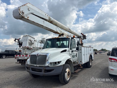 Altec AA755L 55 ft on 2006 International 4300 4x2 Podnośnik Koszowy