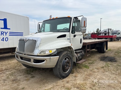 2008 International DuraStar 4300 4x2 Flatbed Truck (Inoperable)