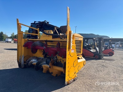 2011 Larue D60 9 ft 6 in Snow Blower
