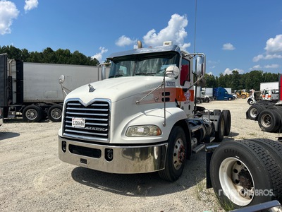 Mack CXU613 6x2 Tracteur routier