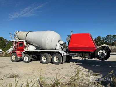 2007 Oshkosh S Series 8x6 Front Discharge Mixer vrachtwagen