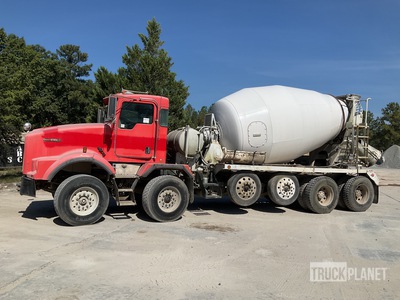 2007 Kenworth T800 12x4 Mixer Truck
