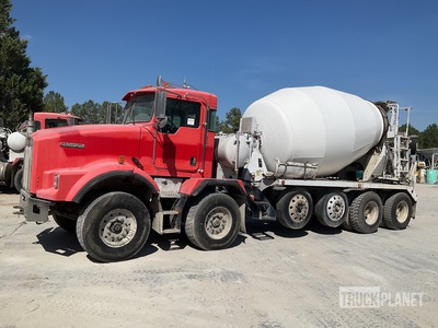 2007 Kenworth T800 12x4 Mixer Truck