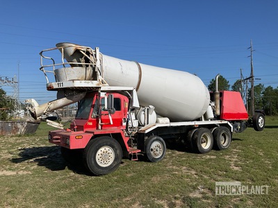 2003 Oshkosh S-2346 10x6 Front Discharge Mixer vrachtwagen