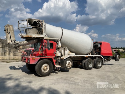 2007 Oshkosh S Series 10x6 Front Discharge Mixer vrachtwagen