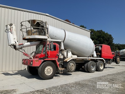 2007 Oshkosh S Series 10x6 Front Discharge Mixer vrachtwagen