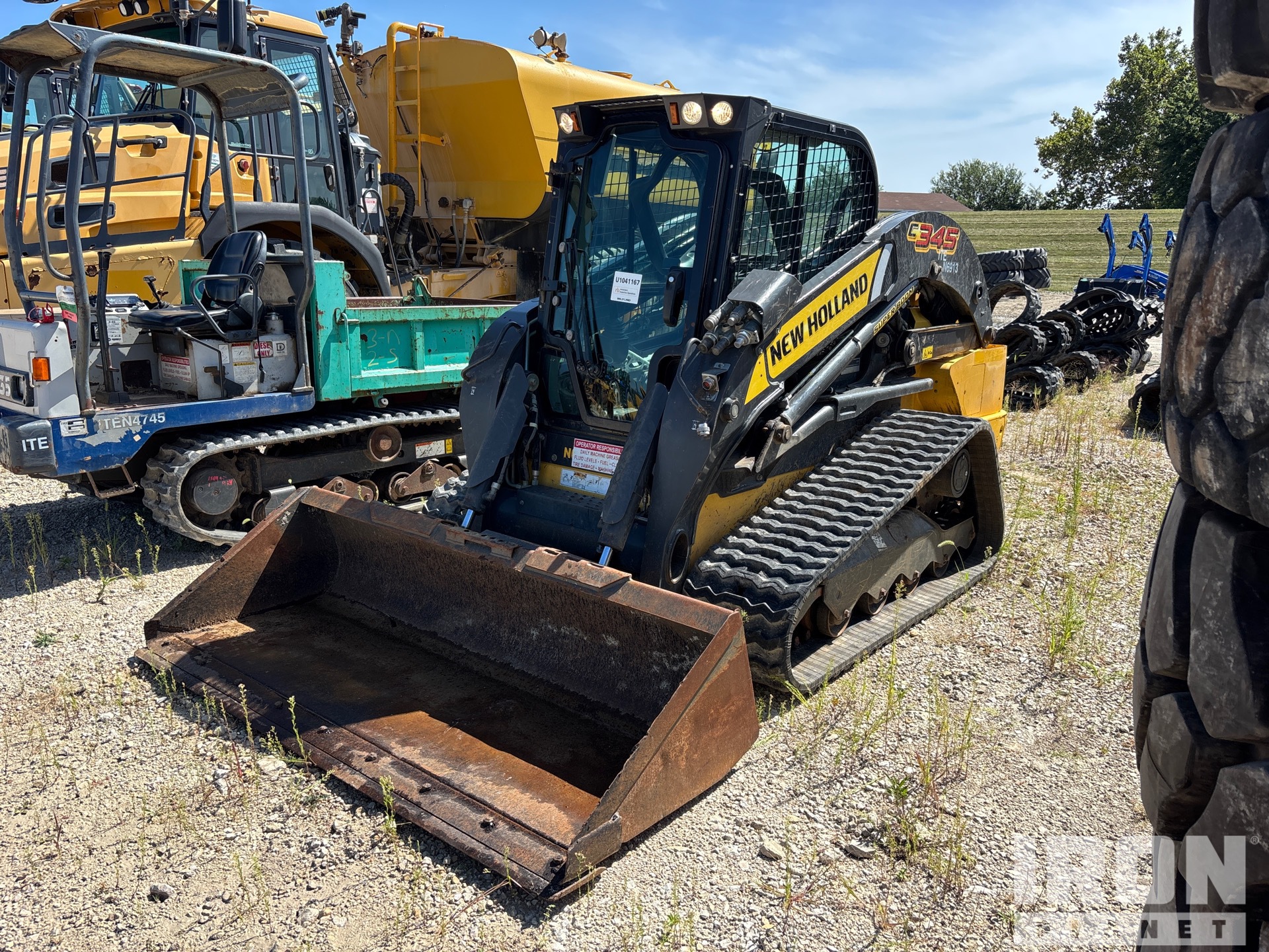 2021 New Holland C345 Two-Speed High Flow Chargeuse sur rails compacte