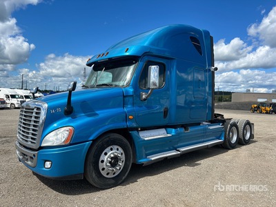 2014 Freightliner Cascadia 125 6x4 تراكتور شاحنة كابينة النوم (ثنائية المحور)