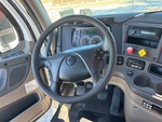 Cab with Elementy sterujące układem sterowania