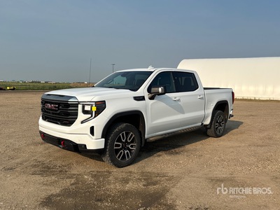 2023 GMC Sierra 1500 AT4 4x4 Crew Cab Pickup