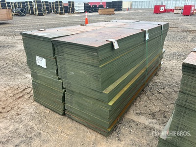 Quantity of (100) 2 ft x 8 ft 3/4 in MDO G1S With Smooth Overlay 1 Side Douglas Fir 7 Ply No Stamp Formply Multiplex (Unused)